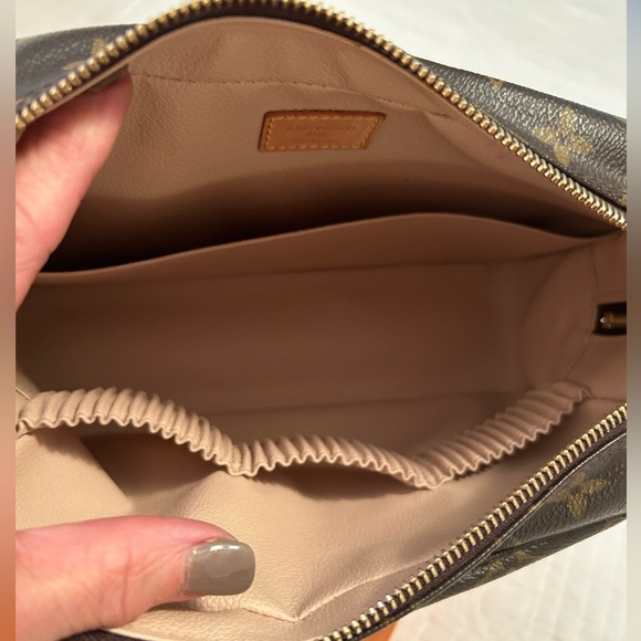 Authentic Clean Louis Vuitton Monogram Trousseau 🥰 - Picture 9 of 14
